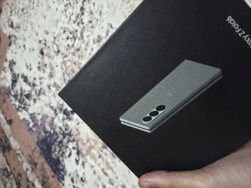 Samsung Galaxy Z Fold 6 256GB neuf jamais utilisé Z fold 6