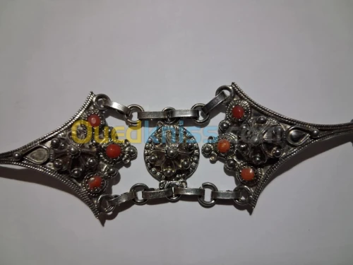Parure En Argent A 80 Grammes. 