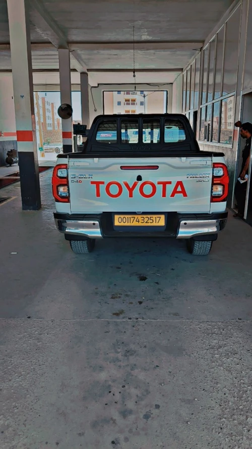 Toyota Revo  2025 