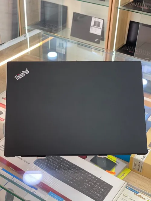THINKPAD T14 Gen1 i5 10EME GENERATION 16G DDR4 256 SSD NVME 14 POUCES FHD