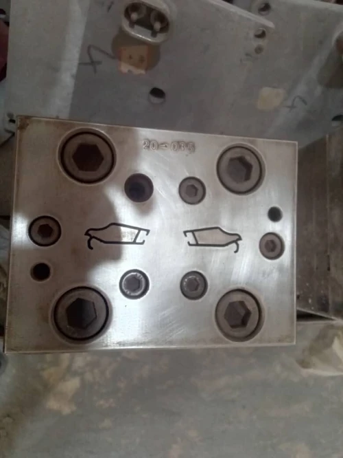 Mould 4 chambre pour profilé pvc ouvrant