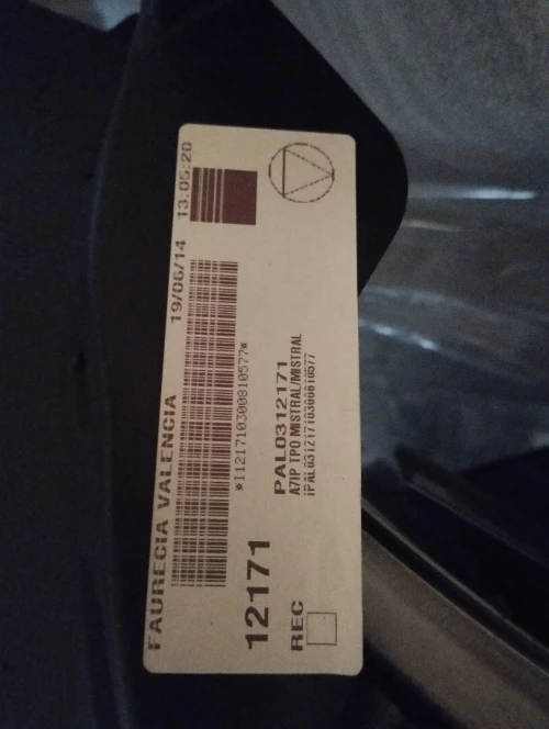 Lot de pieces détachées neuves d'origine Peugeot 207 sous emballage