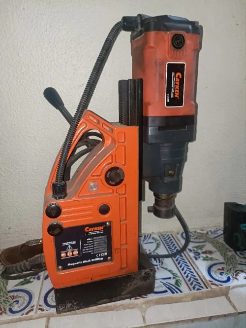 perceuse magnétique Cayken, vraisemblablement le modèle SCY-50HD.