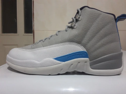 Air Jordan 12 UNC - University of North Carolina