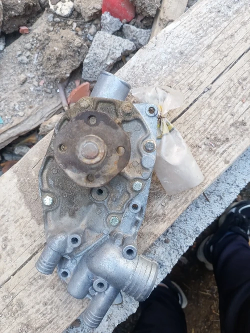 Pompe a eau Renault 19 
