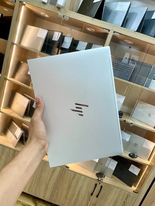 Hp elitebook 840 G9 i7-1255U 16gb 512ss