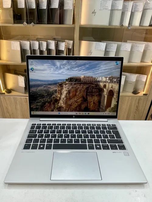HP élitebook 835 G11 AMD Ryzen 5 Pro 8540U 32gb 512ssd