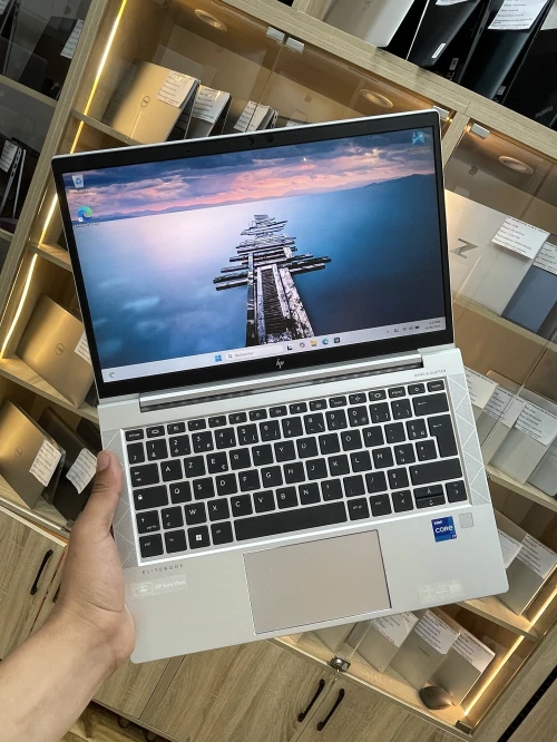 HP élitebook 830 G8 i7-1185G7 16gb 512 ssd
