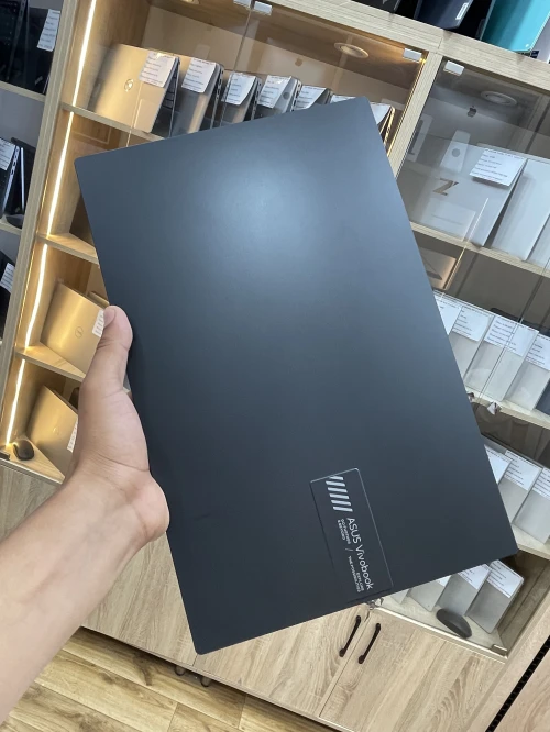 Asus Vivobook 15 AMD Ryzen 5-7520U 16gb 512ssd