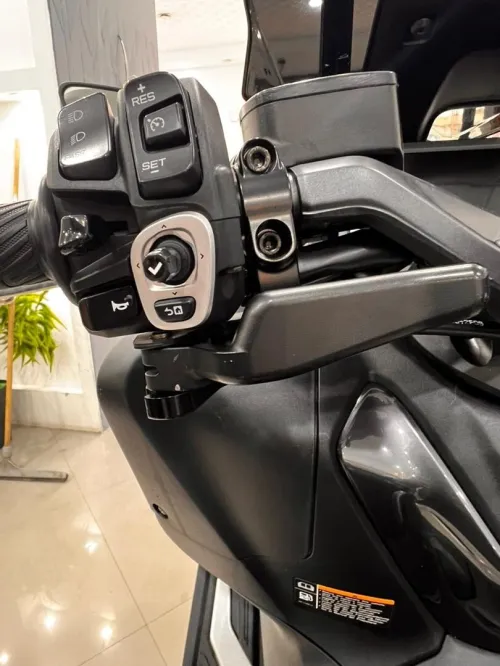 Yamaha Tmax 562 (PV 2022) 2024