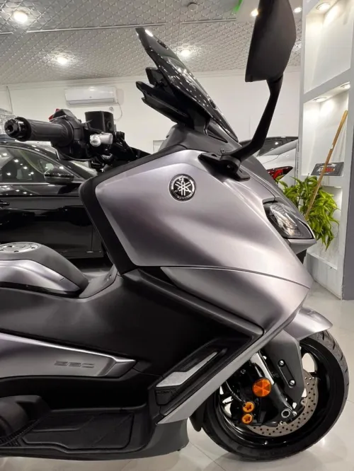 Yamaha Tmax 562 (PV 2022) 2024