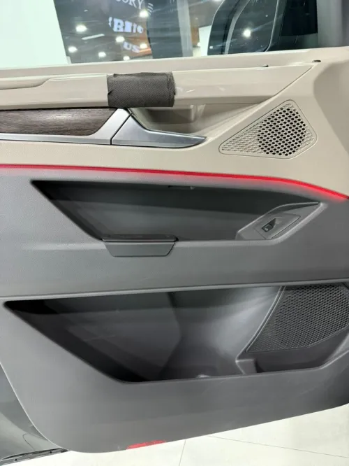 Volkswagen MULTIVAN 2024 CARAT