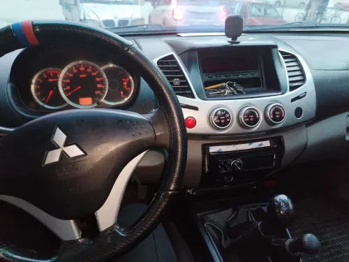 Mitsubishi L200 2011 L200