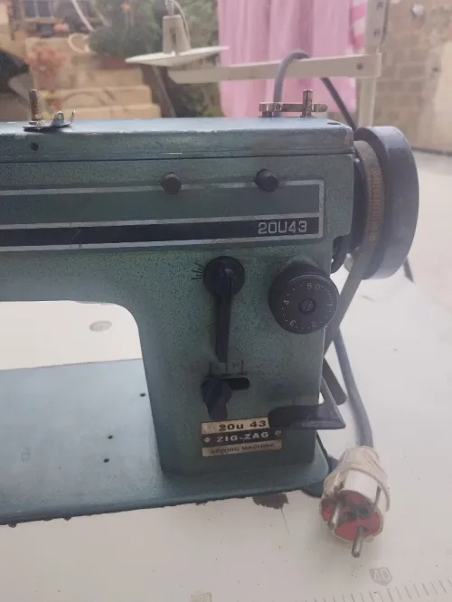 Machine a coudre zigzageus