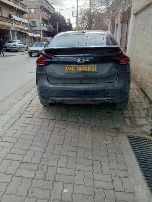 Citroen C4 2023 1.2 155 chevaux Bv A 8