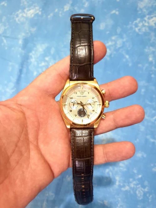 montre Emporio Armani original ( ساعة يد أصلية )