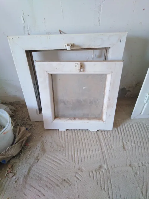 2 porte balcon 1 lave main 1 fenêtre WC 