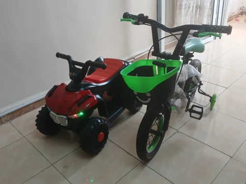 Voiture et vélo à  vendre en liquidation 