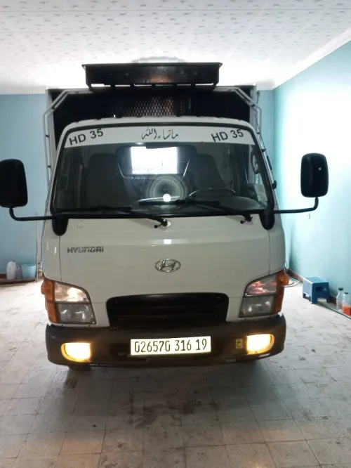 Hyundai HD35 2016
