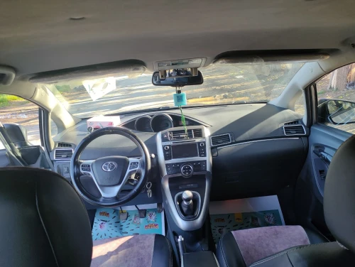 Toyota Nouvelle Corolla Verso 2015 dynamique 