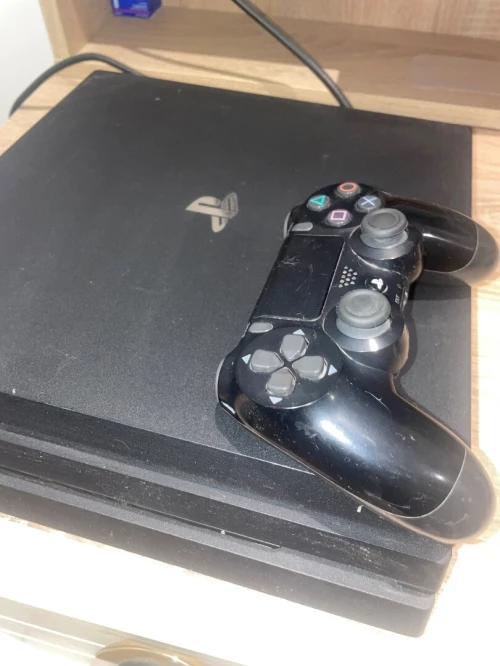 Sony PlayStation 4 pro 1tb