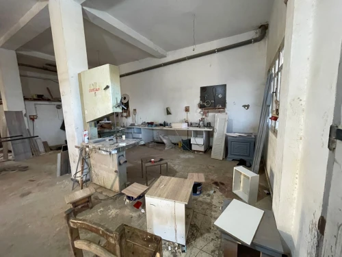Atelier de menuiserie entièrement équipé  À louer
