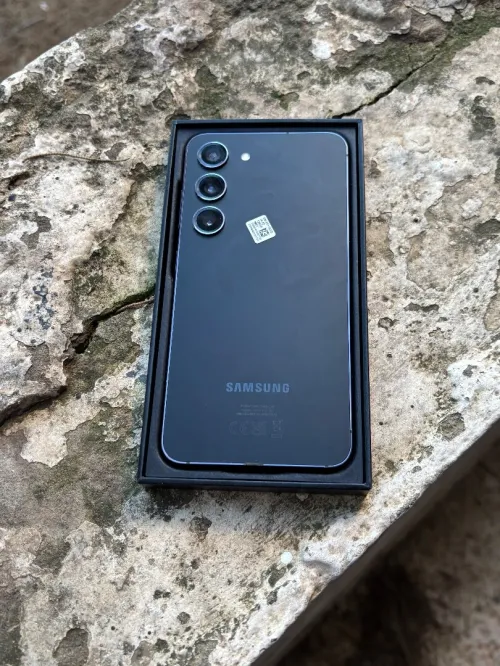 SAMSUNG Galaxy S23