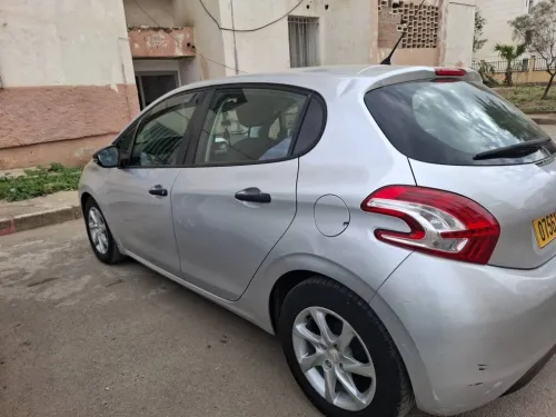 Peugeot 208 2015 