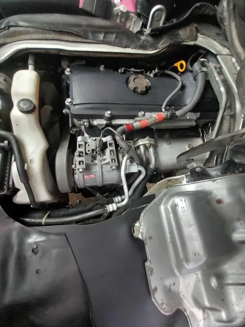 Nissan URVAN 2012