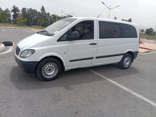 Mercedes vito 2009 00 peinture . Très bon état . Vito jdide .