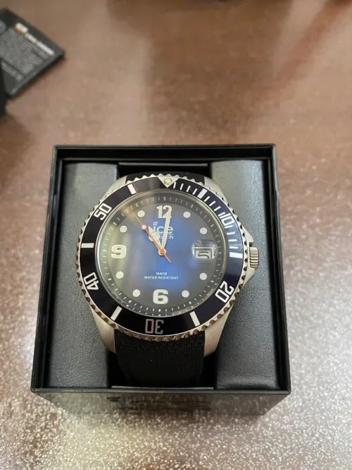 Montre Ice Watch noir et blue