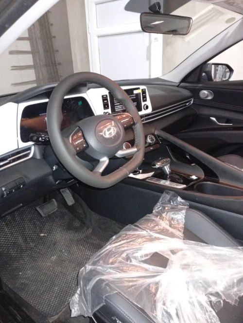 Hyundai Elantra 2025 