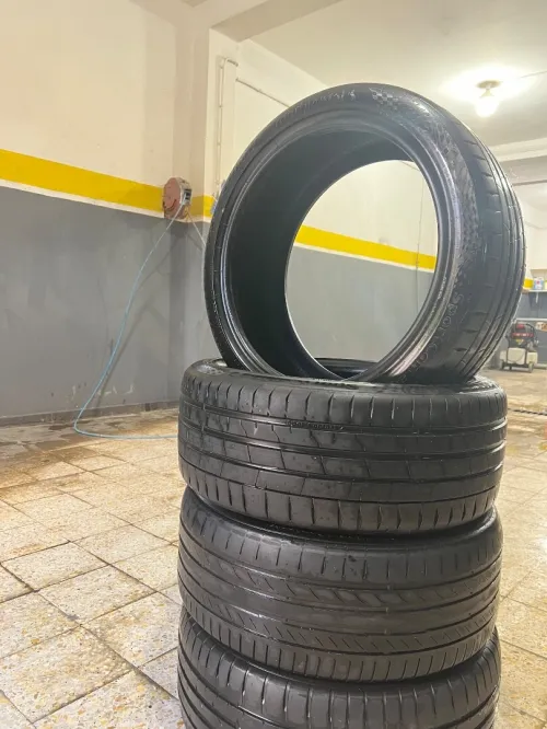 pneus continental 235/40/19