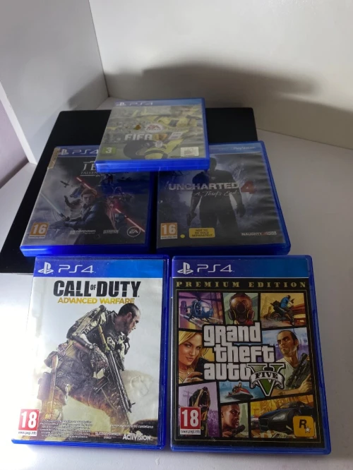 Ps4 pro 1tb 3 manettes