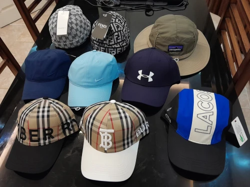 DES CASQUETTE B TICKET KHAYER OU PSAHTEK 2000DA