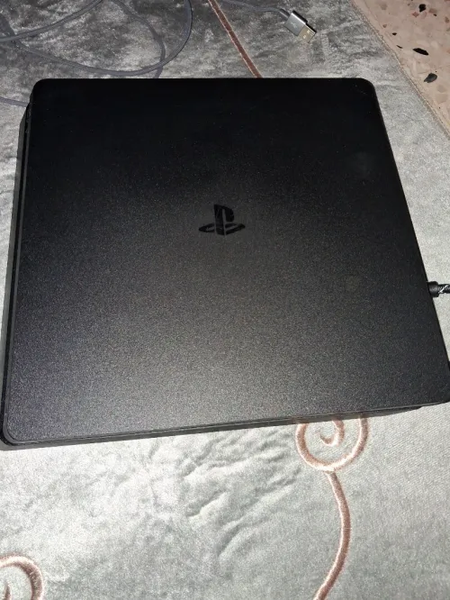 ps4 500 go + 2 manettes