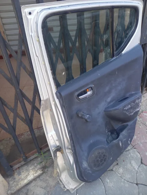 Porte arrière grise suzuki celerio côté droit 