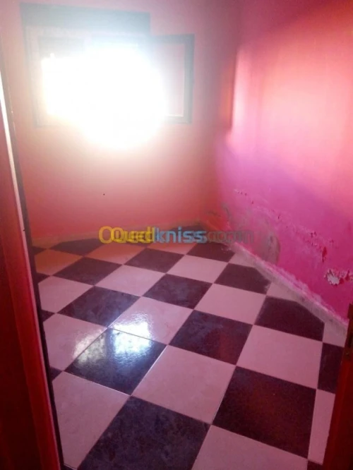Vente Local Appartement F2 Oran Ain el turck