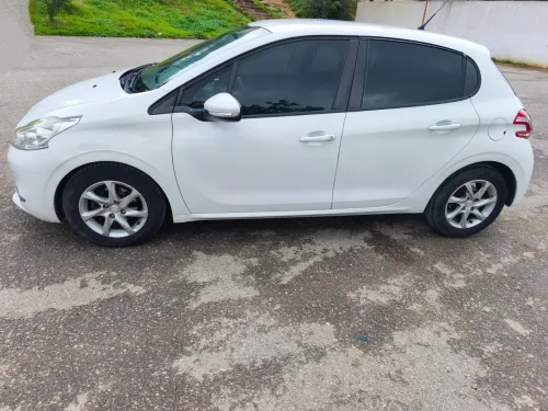 Peugeot 208 2015 Active