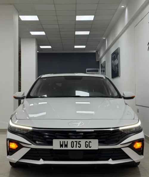 Hyundai Elantra 2025 GLX