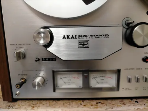 AKAI