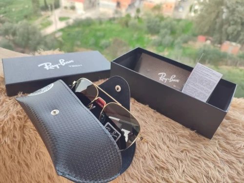 RAY BAN