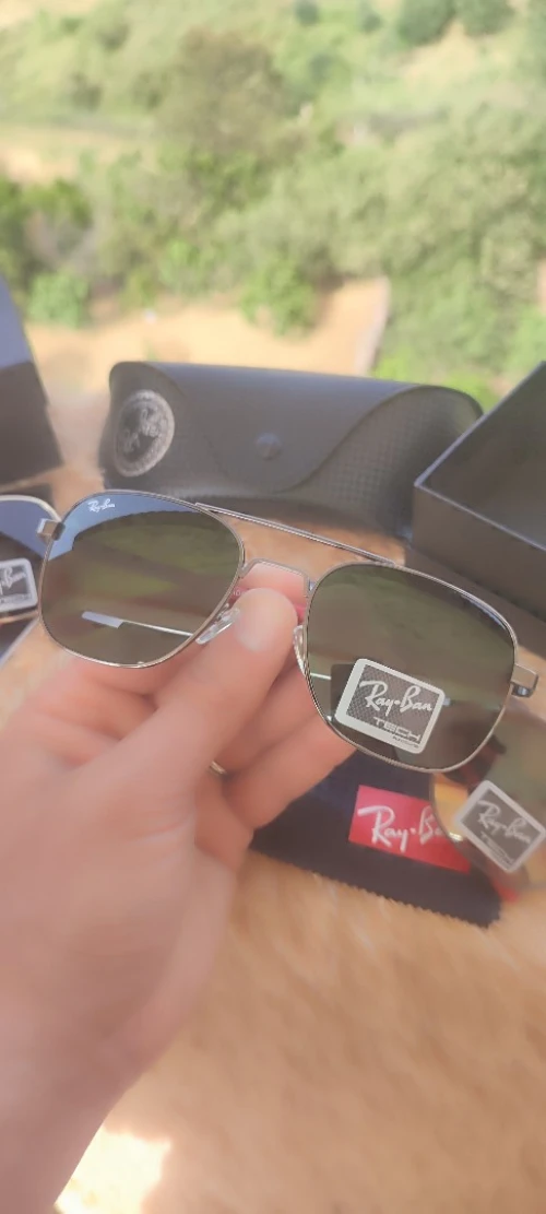 RAY BAN