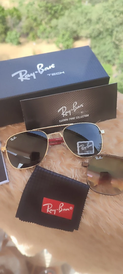 RAY BAN