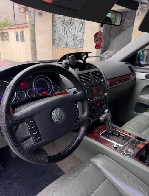 Volkswagen Touareg 2006 R+5