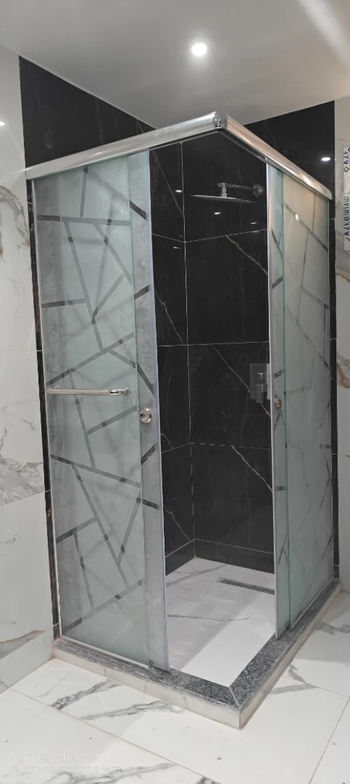 Façade en verre trempé 