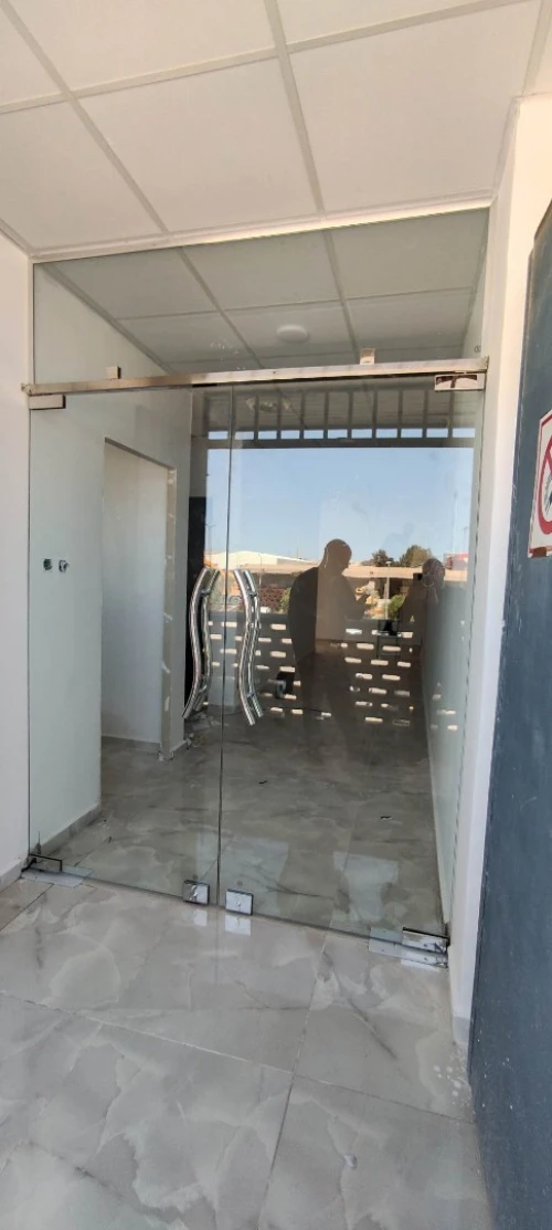 Façade en verre trempé 