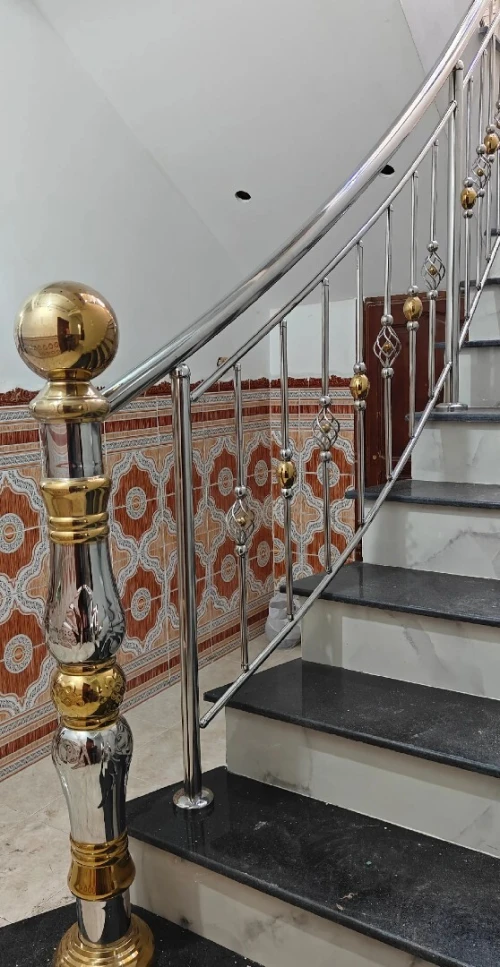 RAMPE D'ESCALIER EN INOX