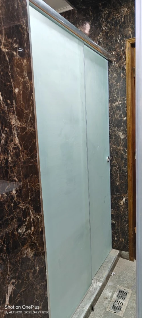 Façade en verre trempé 