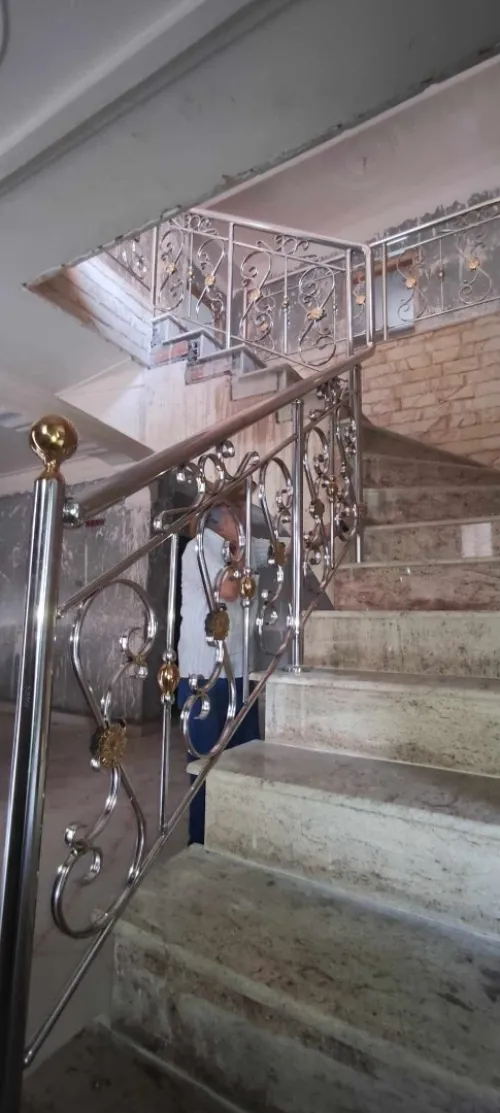 RAMPE D'ESCALIER EN INOX
